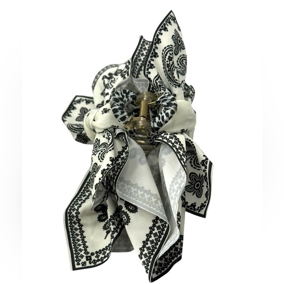 Bandana Bow Hair Claw Clip Black & White Paisley Scarf Bow Hair Accessory - Picture 7 of 8